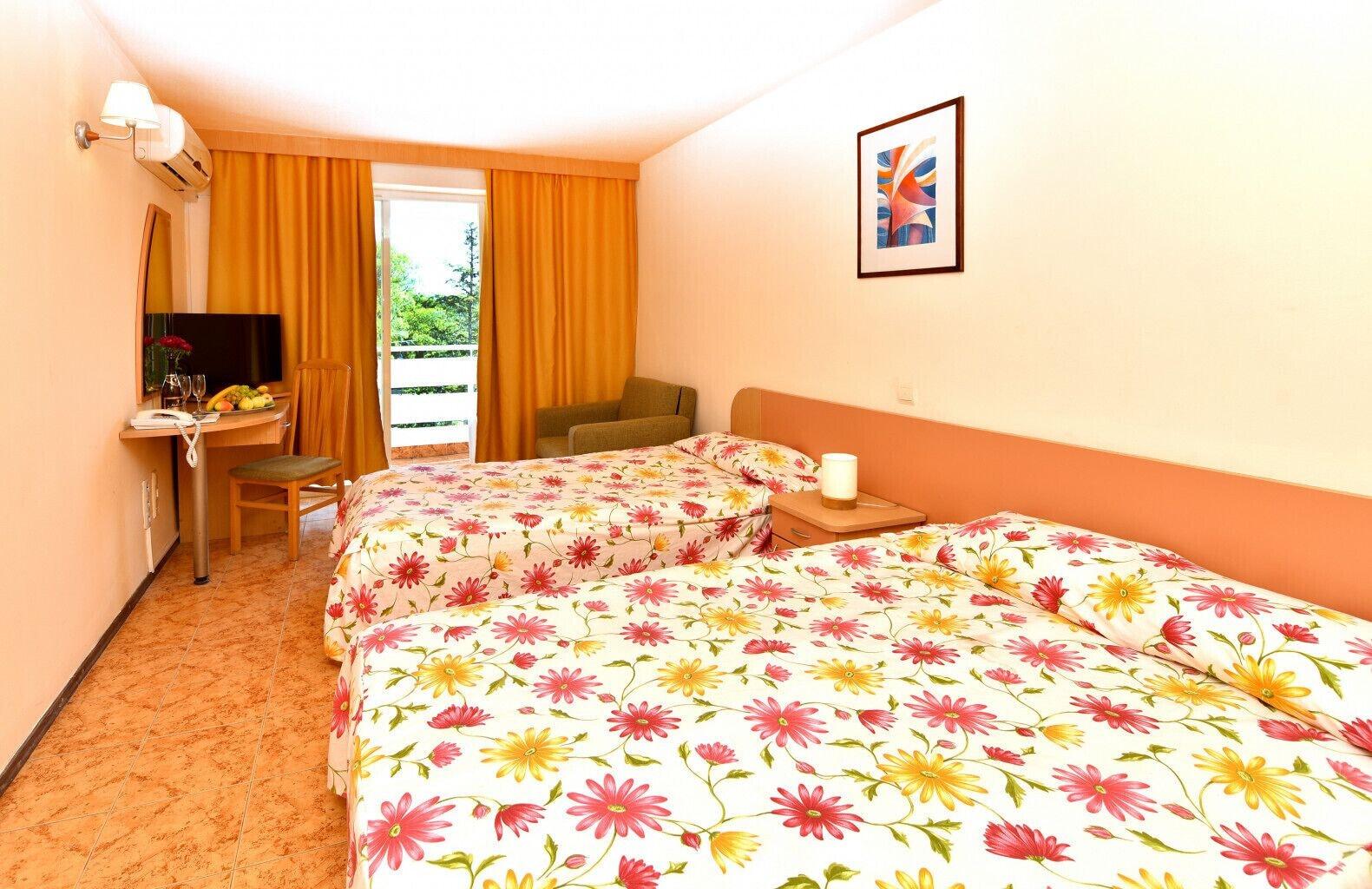 Hotel Oasis Αλμπένα Εξωτερικό φωτογραφία