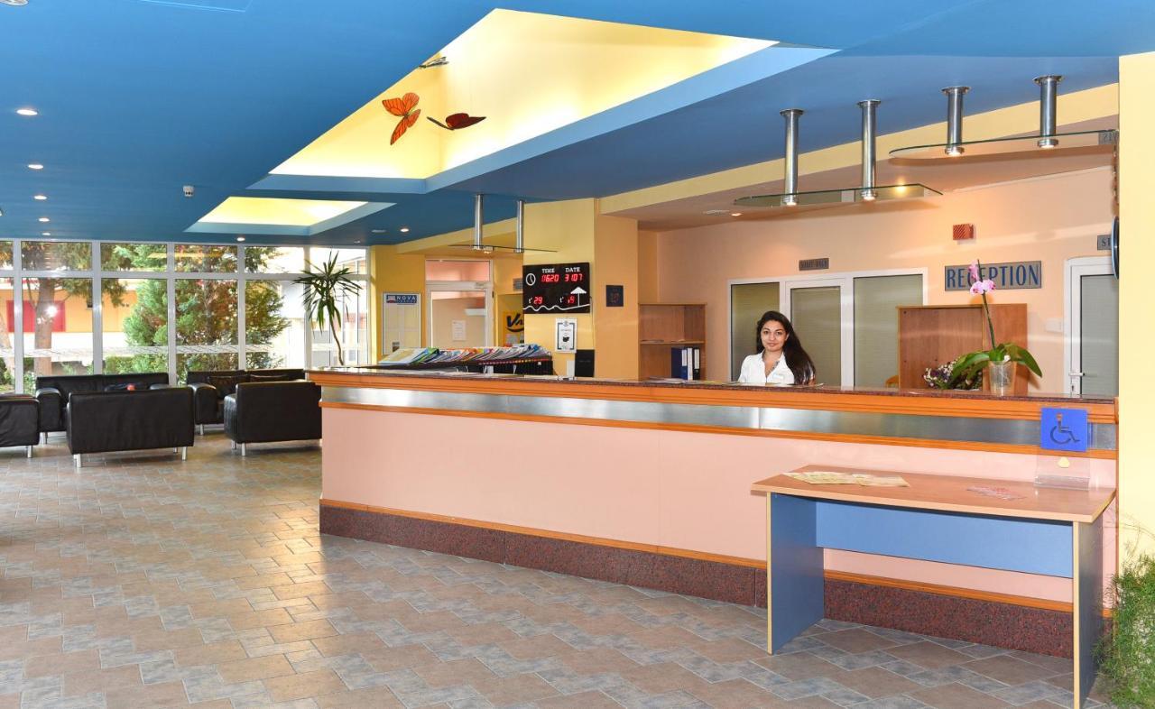 Hotel Oasis Αλμπένα Εξωτερικό φωτογραφία