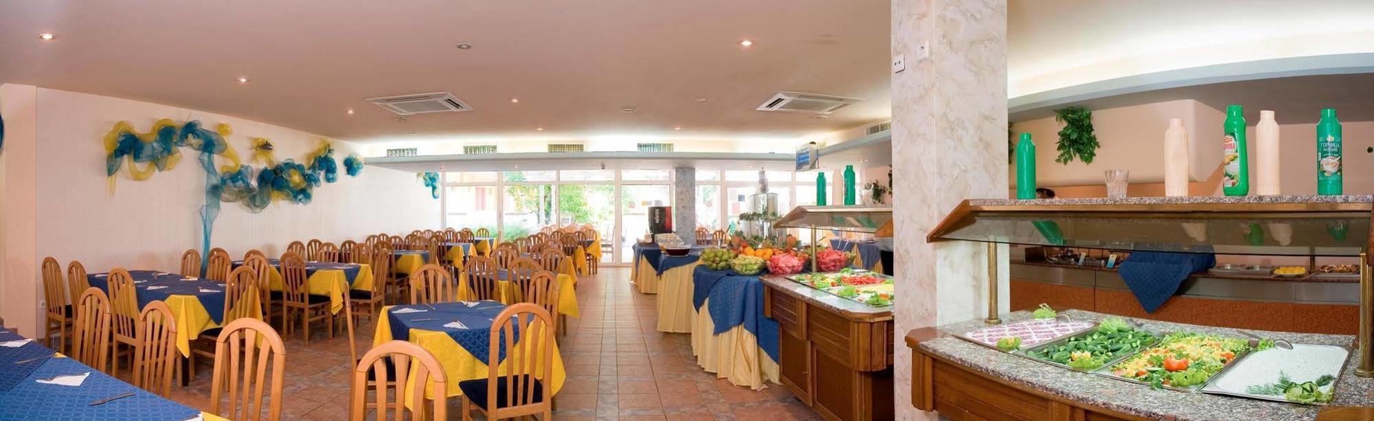 Hotel Oasis Αλμπένα Εξωτερικό φωτογραφία