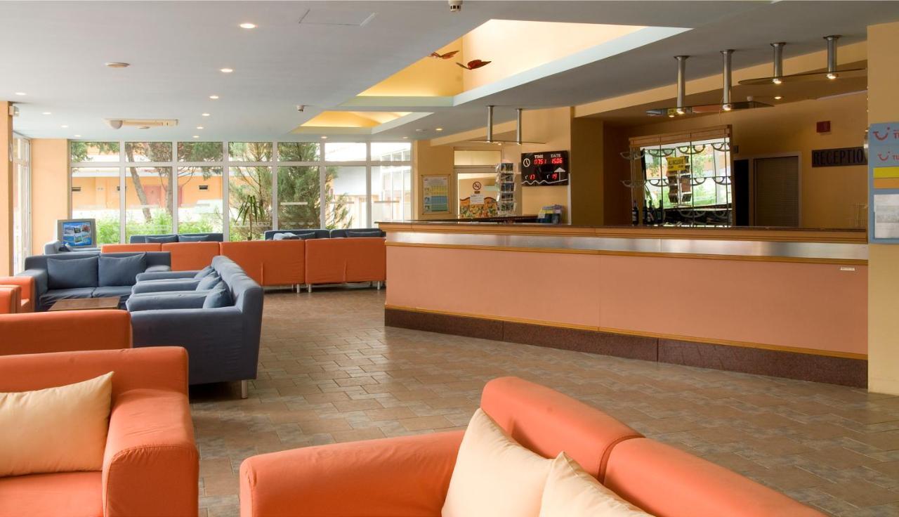 Hotel Oasis Αλμπένα Εξωτερικό φωτογραφία